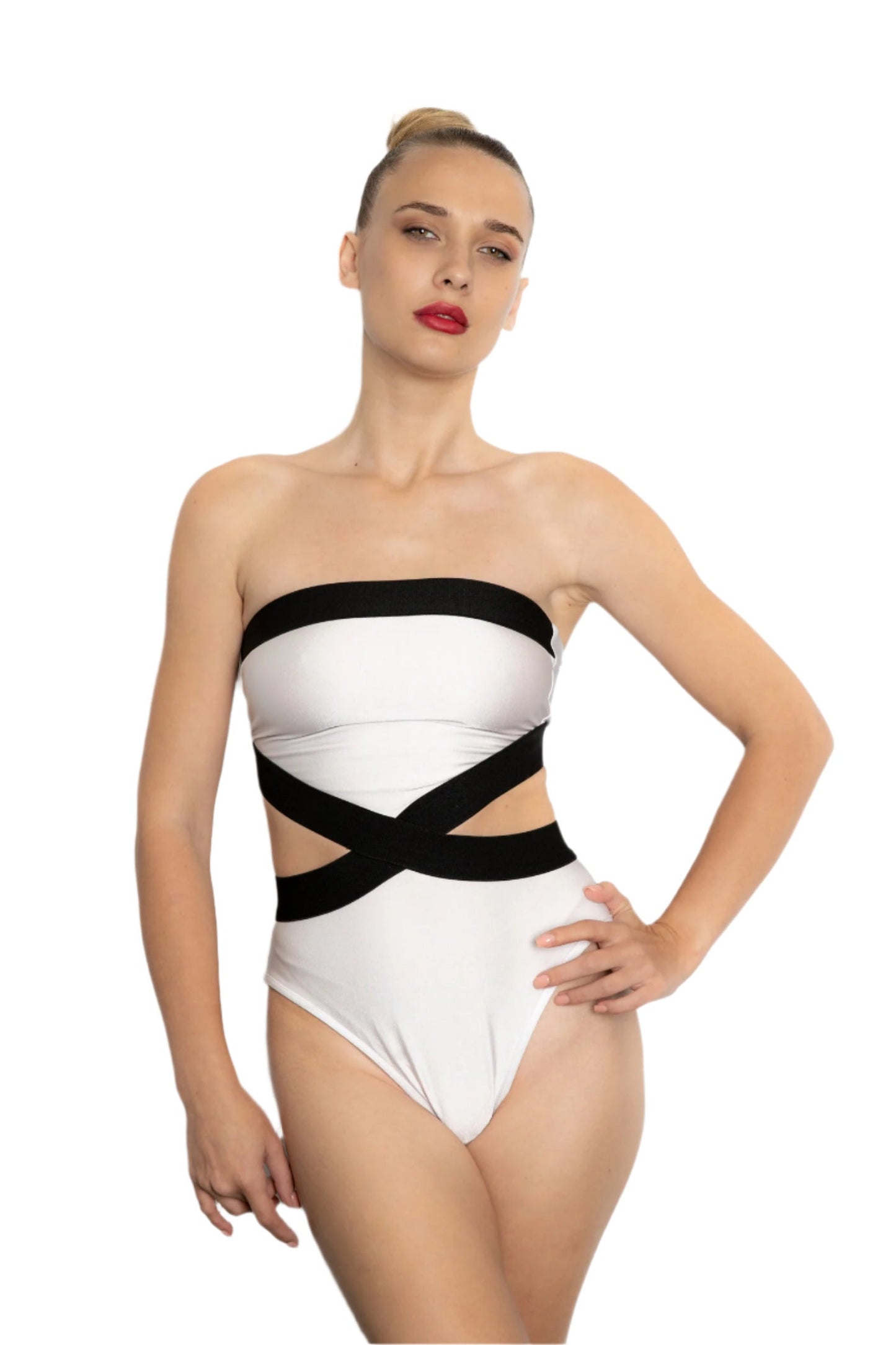 Traje de baño entero Luna: glamour sin esfuerzo y comodidad favorecedora.