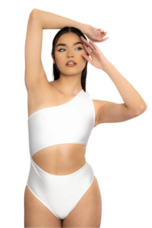 CORA ONE PIECE IN WHITE